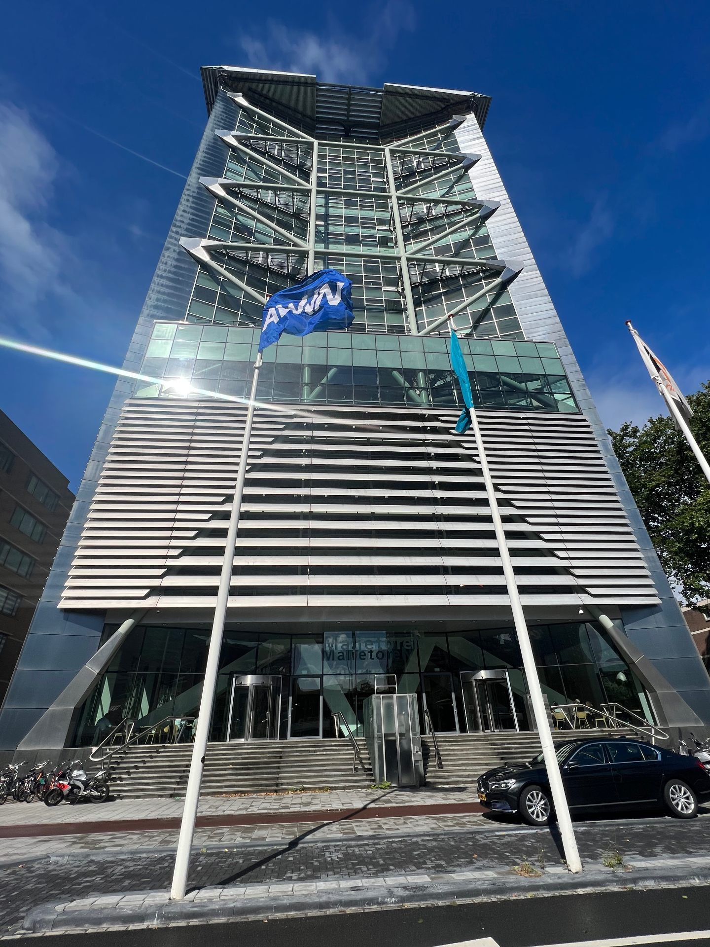 Hoofdkantoor van MKB-Nederland en VNO-NCW in de Malietoren in Den Haag, partner van de BCD